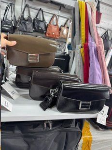 Жіноча сумка кросс-боді з клапаном та металевою емблемою - (3кол) "LEI" недорого від прямого постачальника SER3905-230729f_сумка_v фото