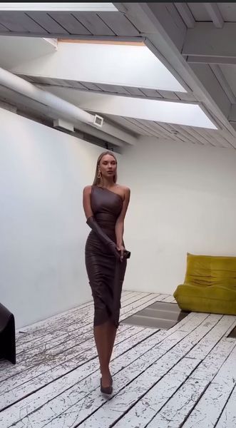 Плаття еко шкіра з асиметричним верхом +рукавичкі XS-S і М (3кол)"CRYSTAL BRAND"недорого від прямого постачальника Sin1525-1302a фото