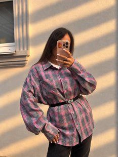 Стильная женская рубашка в клетку из фланели с деликатными камнями oversize (4цв) "ASPERAMO" недорого от прямого поставщика Rin1545-7101-1_пр_кл_сер_роз_борд_бел_v фото