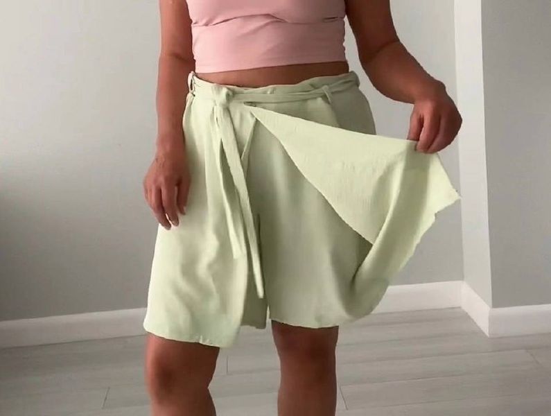 Шорты-женские с резинкой на задней части 50-52, 54-56, 58-60 (3цв) "LEVMODA" недорого от прямого поставщика Rin2331-8870_ябл_гол_мят_v фото