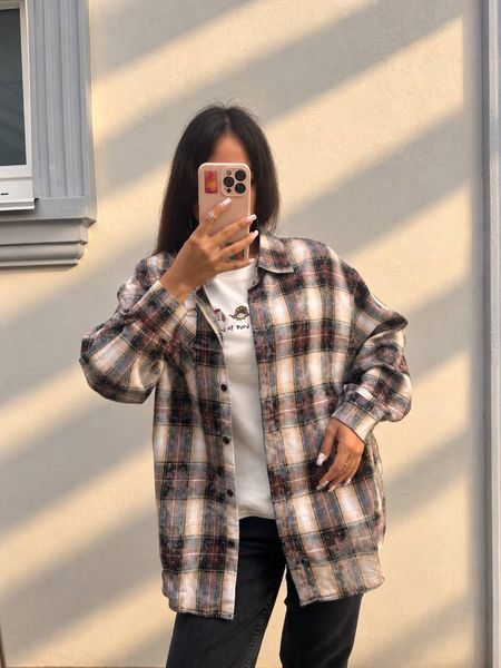 Стильная женская рубашка в клетку из фланели с деликатными камнями oversize (4цв) "ASPERAMO" недорого от прямого поставщика Rin1545-7101_пр_кл_беж_кор_сер_гол_v фото