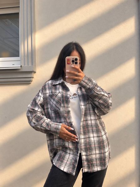 Стильная женская рубашка в клетку из фланели с деликатными камнями oversize (4цв) "ASPERAMO" недорого от прямого поставщика Rin1545-7101_пр_кл_сер_бел_чер_кр_v фото
