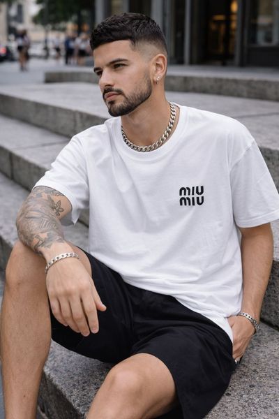 Футболка unisex з турецького трикотажу з накатом 42-44, 46, 48-50, 52 (2кол) "BONJOUR" недорого від прямого постачальника RIN1551-4216_надп_миу_миу_м_v фото