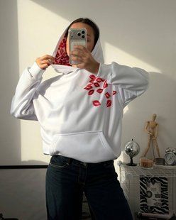 Стильний худі unisex з поцілунками в вільному фасоні з петлі пен з рибаною 42-46 "ROZALINA" недорого від прямого постачальника Sin1530-235_поцелуи_v фото