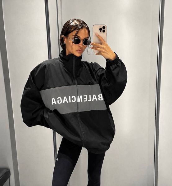 Жіноча вітровка oversize з матової плащової тканини 42-48, 50-54 (4кол) "ST. COUTURE" недорого від прямого постачальника 2PLGU1438-384_ветровка_надпись_v фото